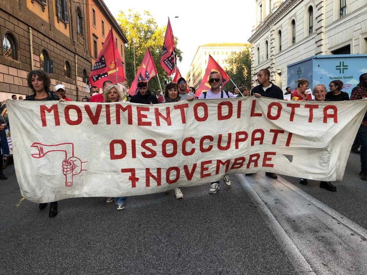 Giustizia sociale e climatica, la protesta vira a Napoli