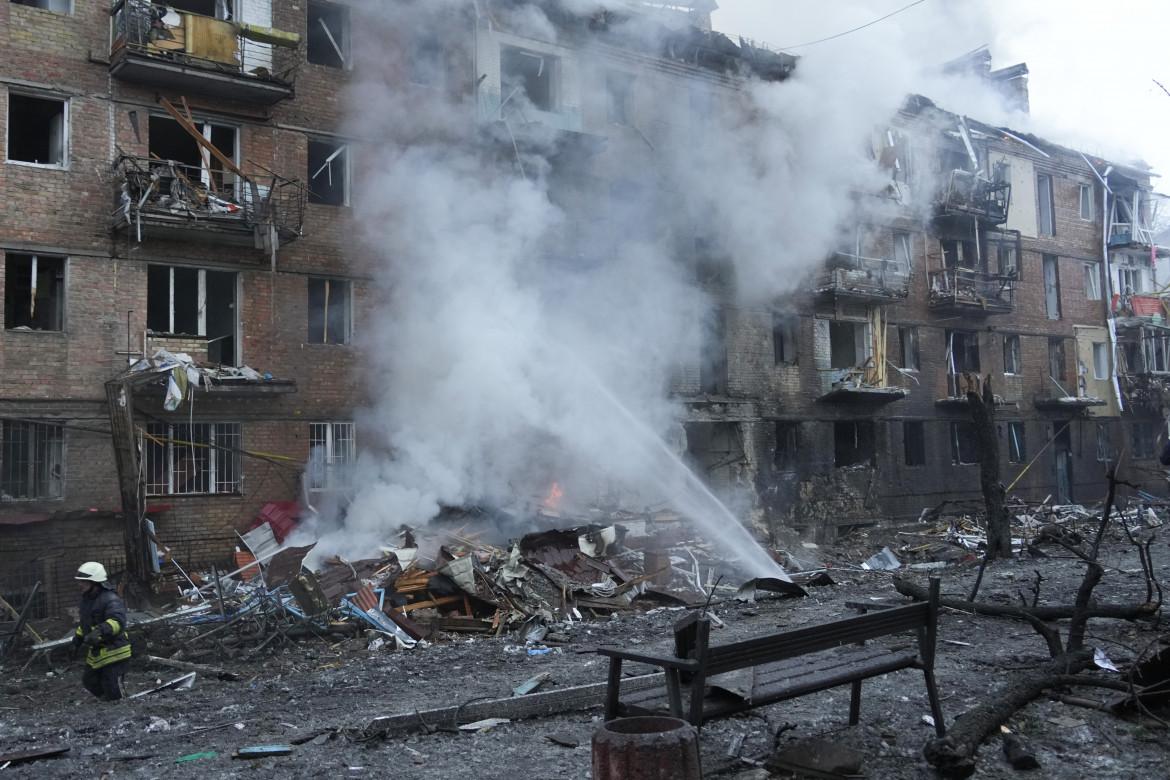 Bombe su tutta l’Ucraina 30 morti, anche un neonato