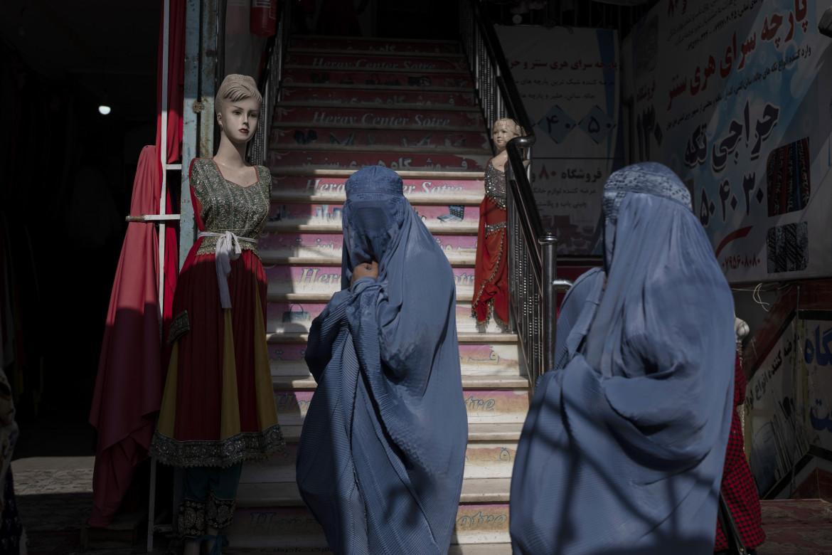 «Pace» e apartheid femminile, dramma Afghanistan
