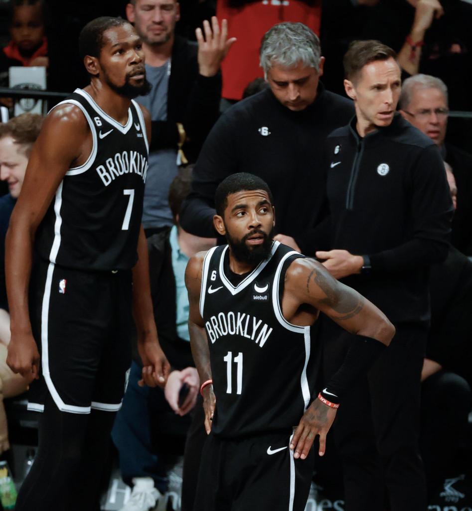 Le strane teorie di Kyrie Irving