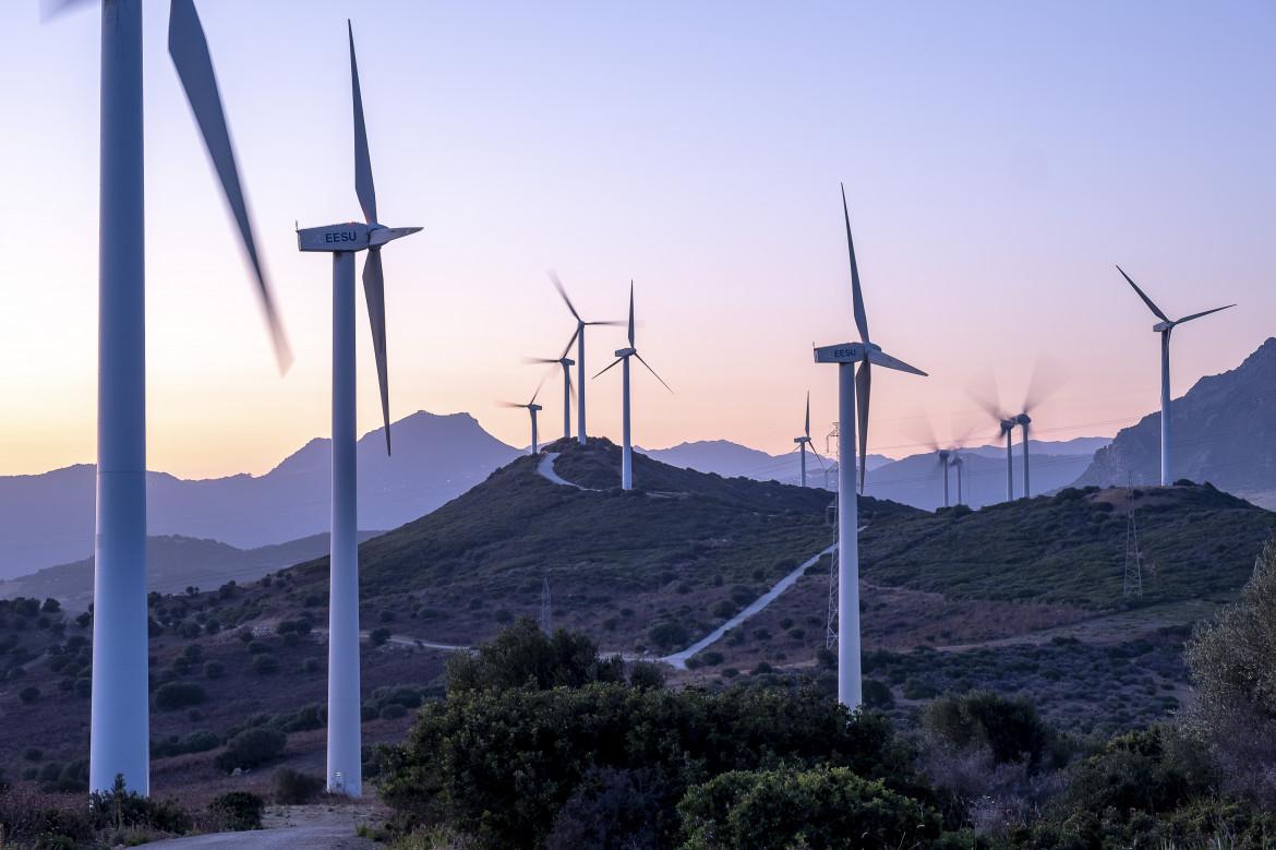 Turbine eoliche a Malaga, in Spagna, foto Ap