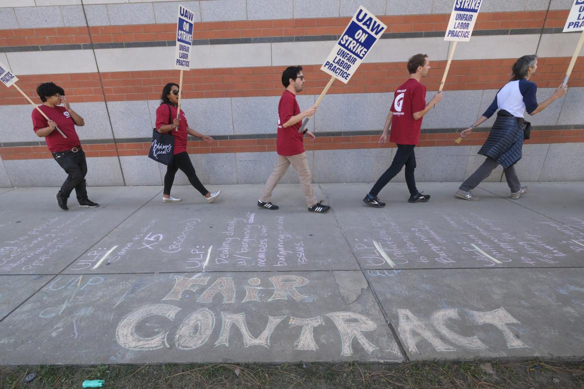 La protesta dei ricercatori precari dell’università della California, foto Ap