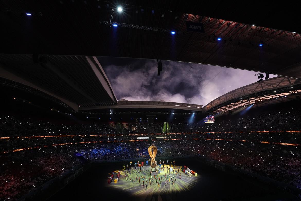 La cerimonia di apertura dei mondiali 2022, foto Ap