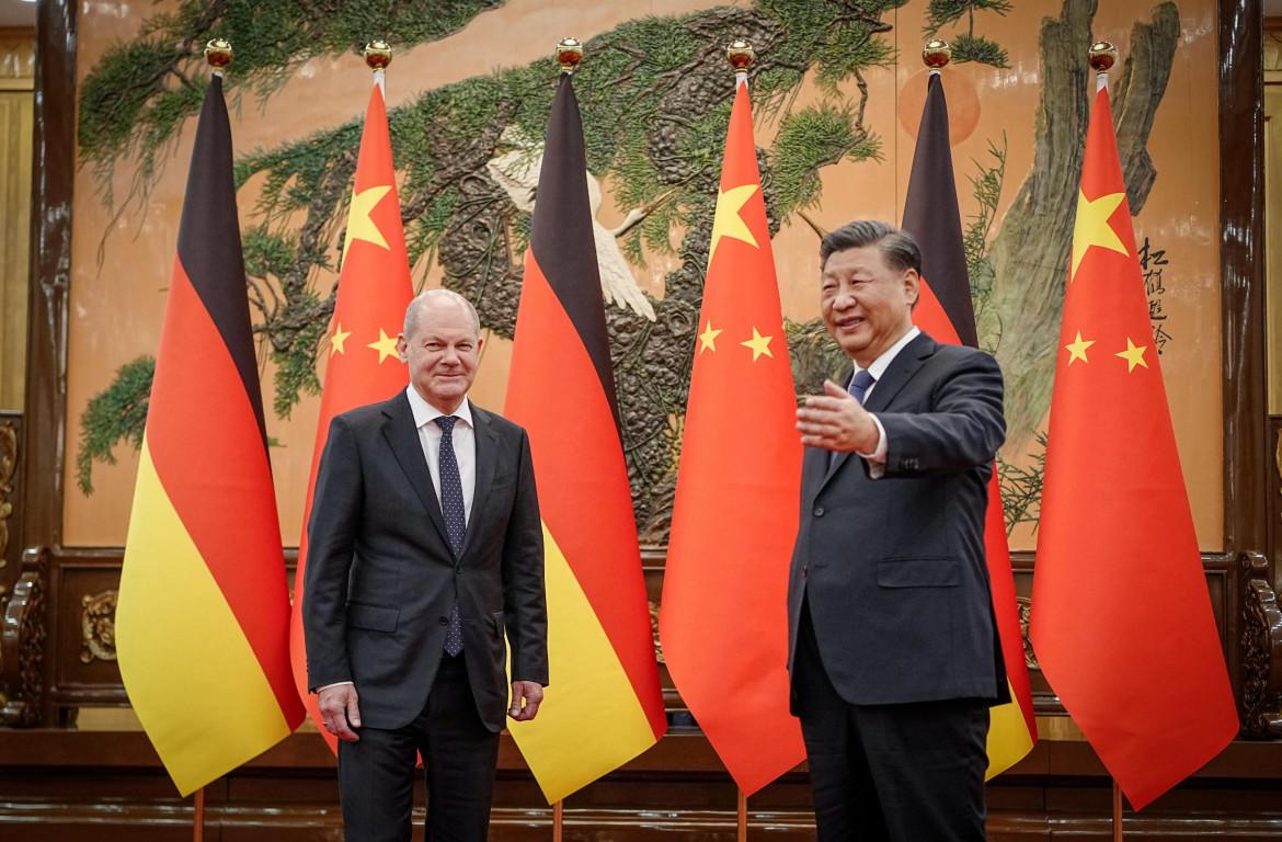 Scholz a Pechino per la pace e gli affari tedeschi