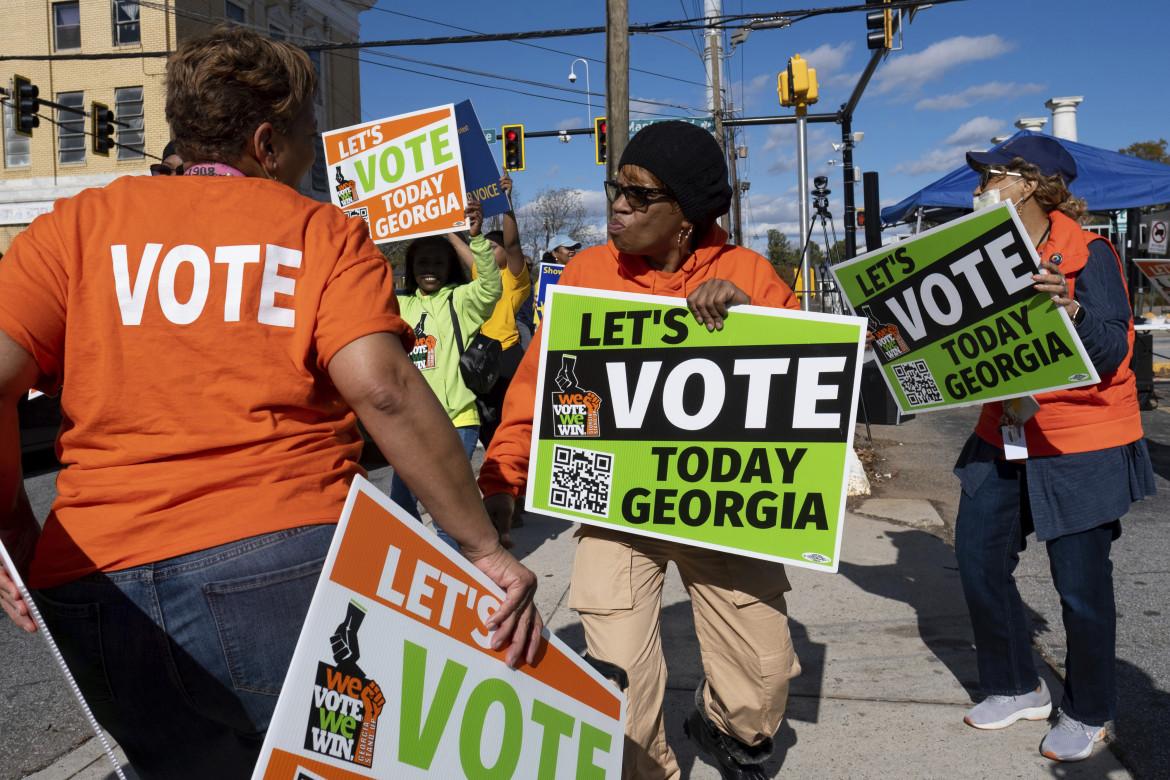 Sostenitrici del candidato democratico Raphael Warnock a Atlanta foto Getty Images