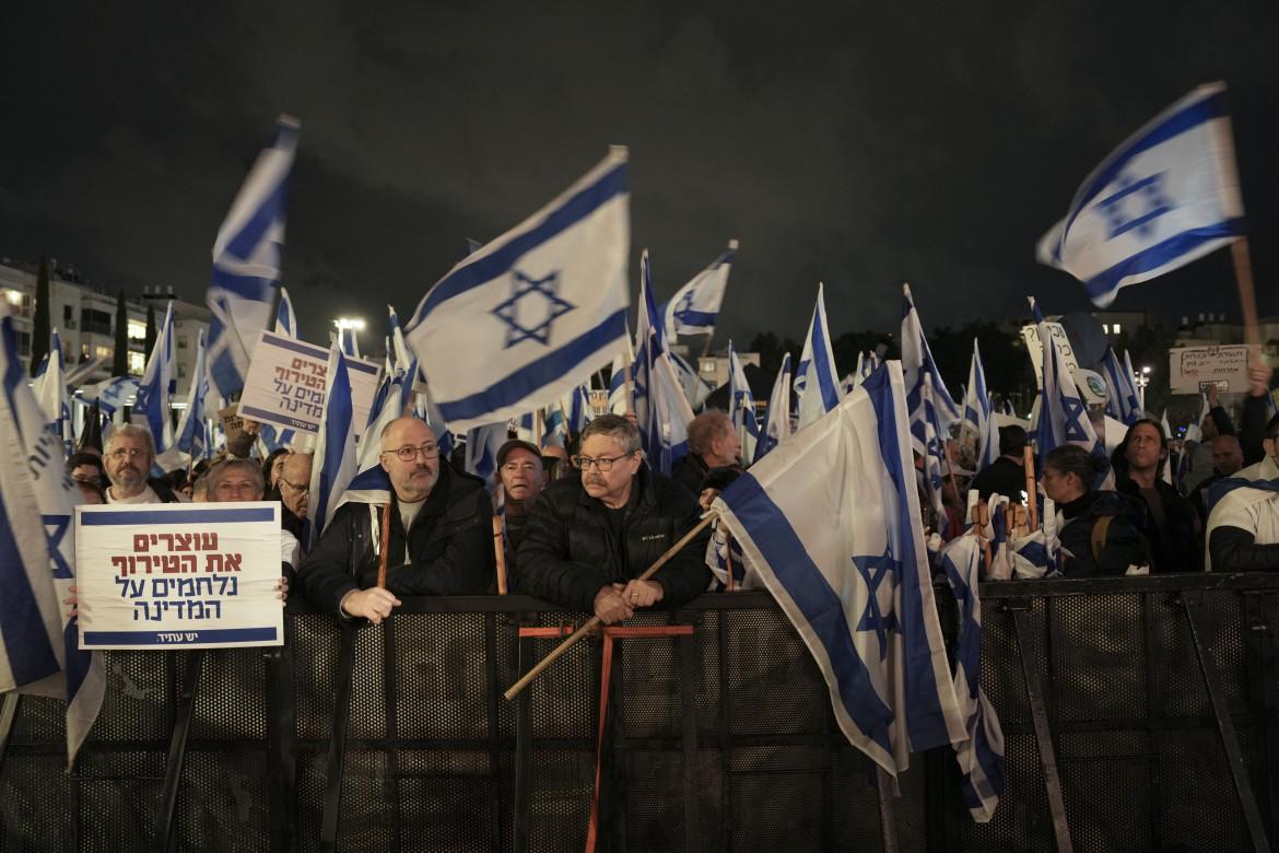 80mila a Tel Aviv: «Giù le mani da diritti civili e magistratura»