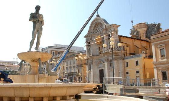 Guerra rinviata tra Cialente e il governo. Ma i soldi non ci sono