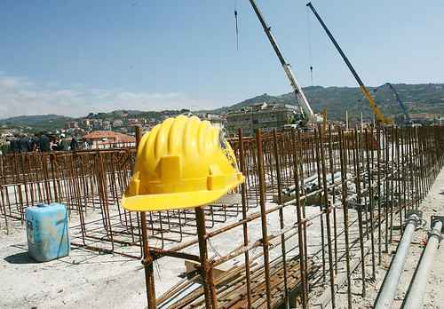 E nei cantieri basta deregulation