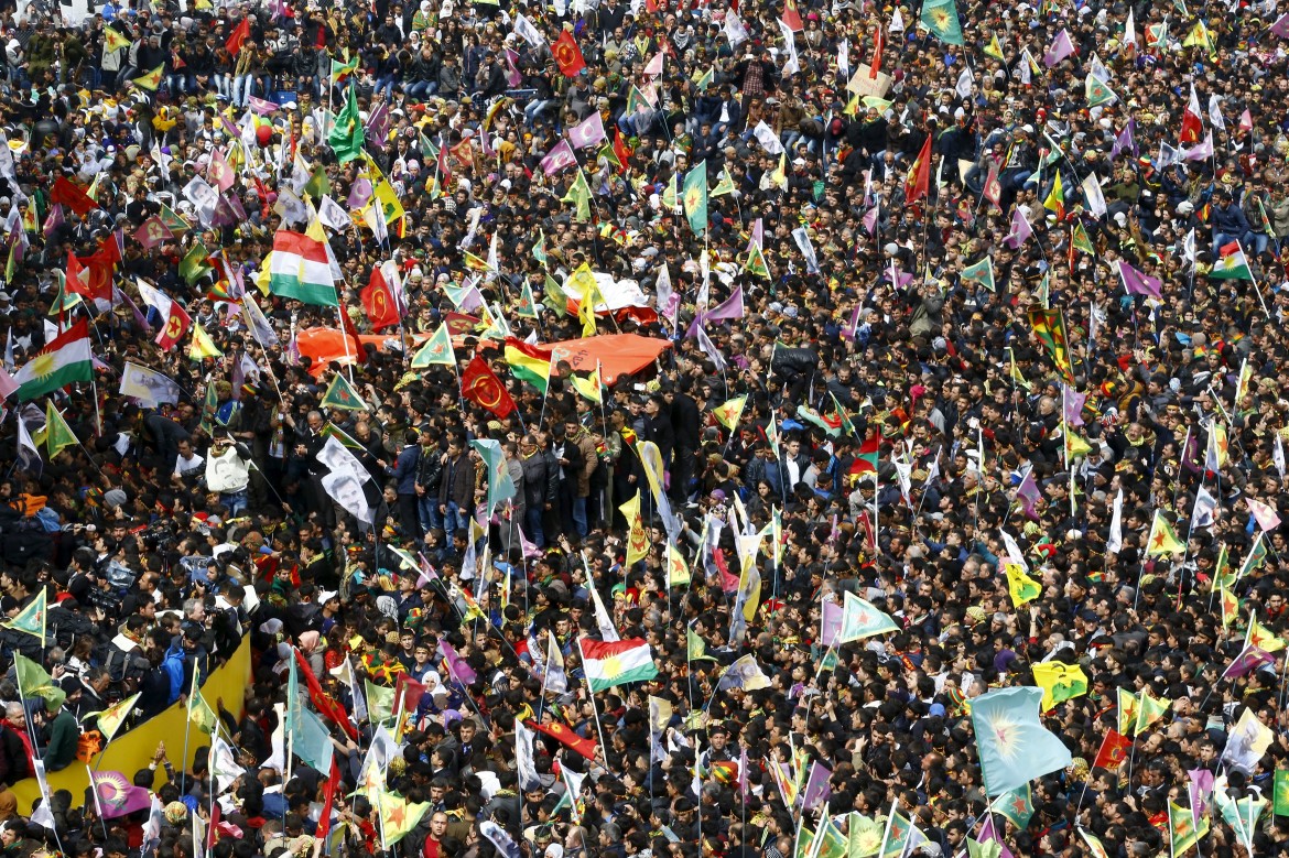 newroz capodanno turco a dyarbakir foto lapresse-reuters 3