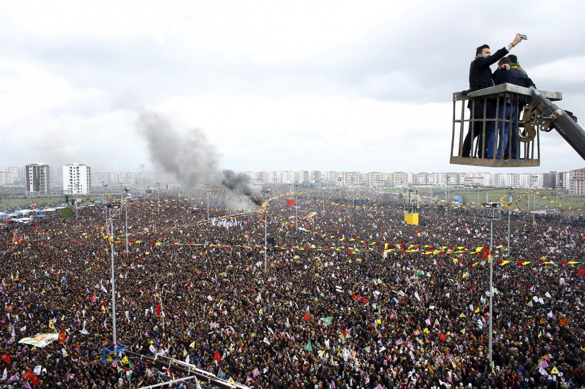 newroz capodanno turco a dyarbakir foto lapresse-reuters 5