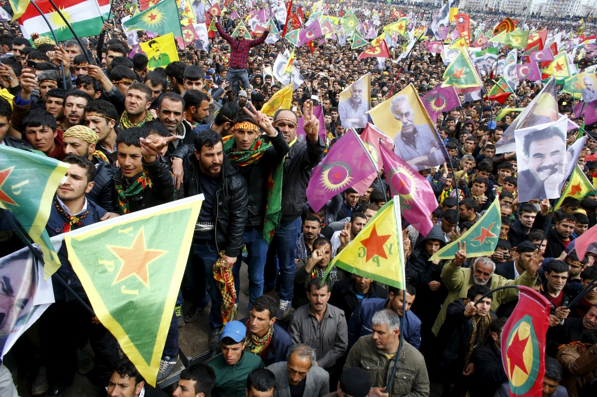 newroz capodanno turco a dyarbakir foto lapresse-reuters