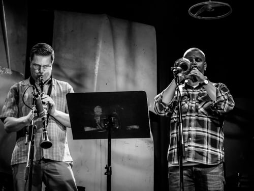 Vandermark e Wooley, stralunato duo