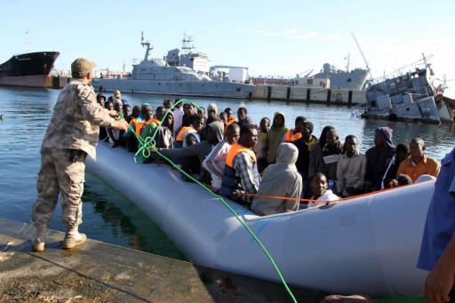 12soc1 nel testo libia fermo migranti profughi porto fv01