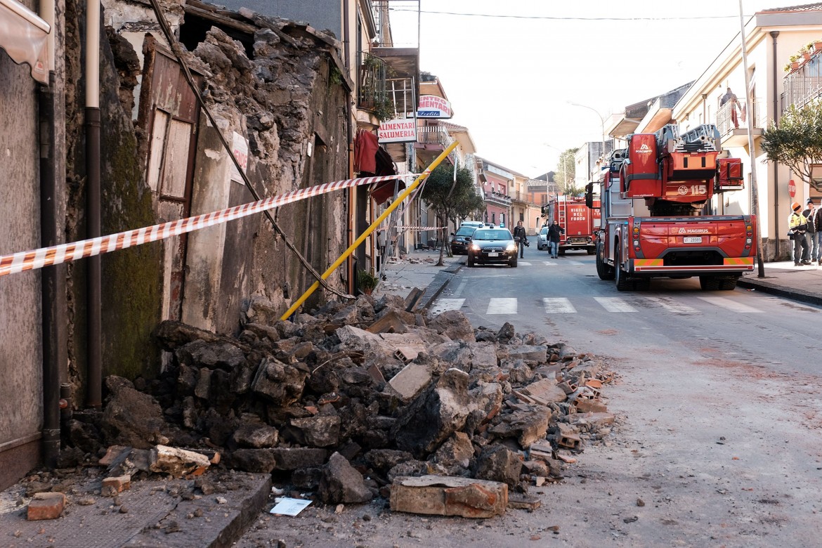 27desk1-terremoto-fleri-catania-6