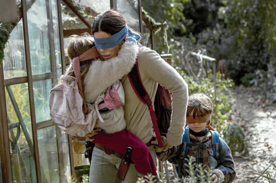 «Bird Box», il salto  nel buio della maternità