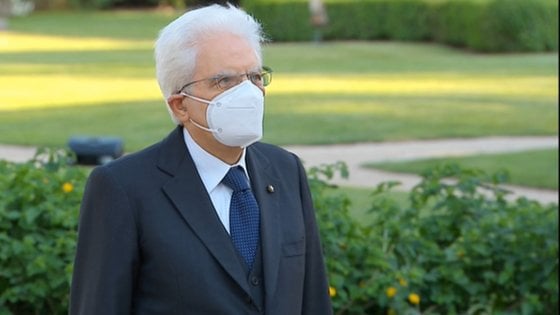 Mattarella «preoccupato». In arrivo nuove restrizioni