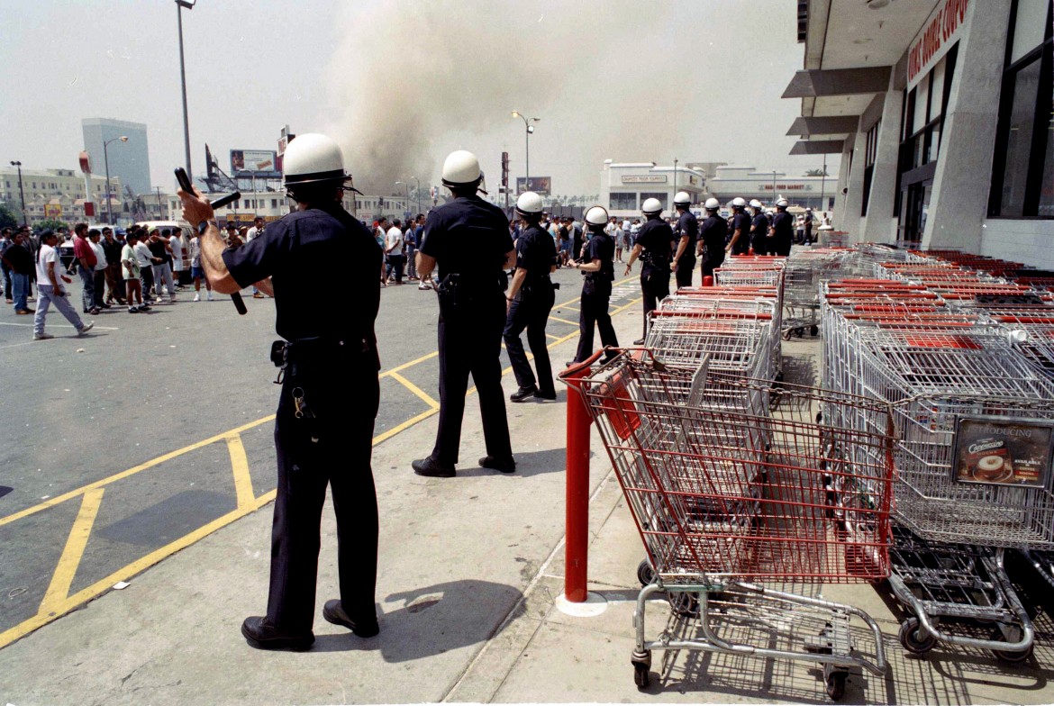 ap17139768306782-riot-rodney-king-los-angeles-1992