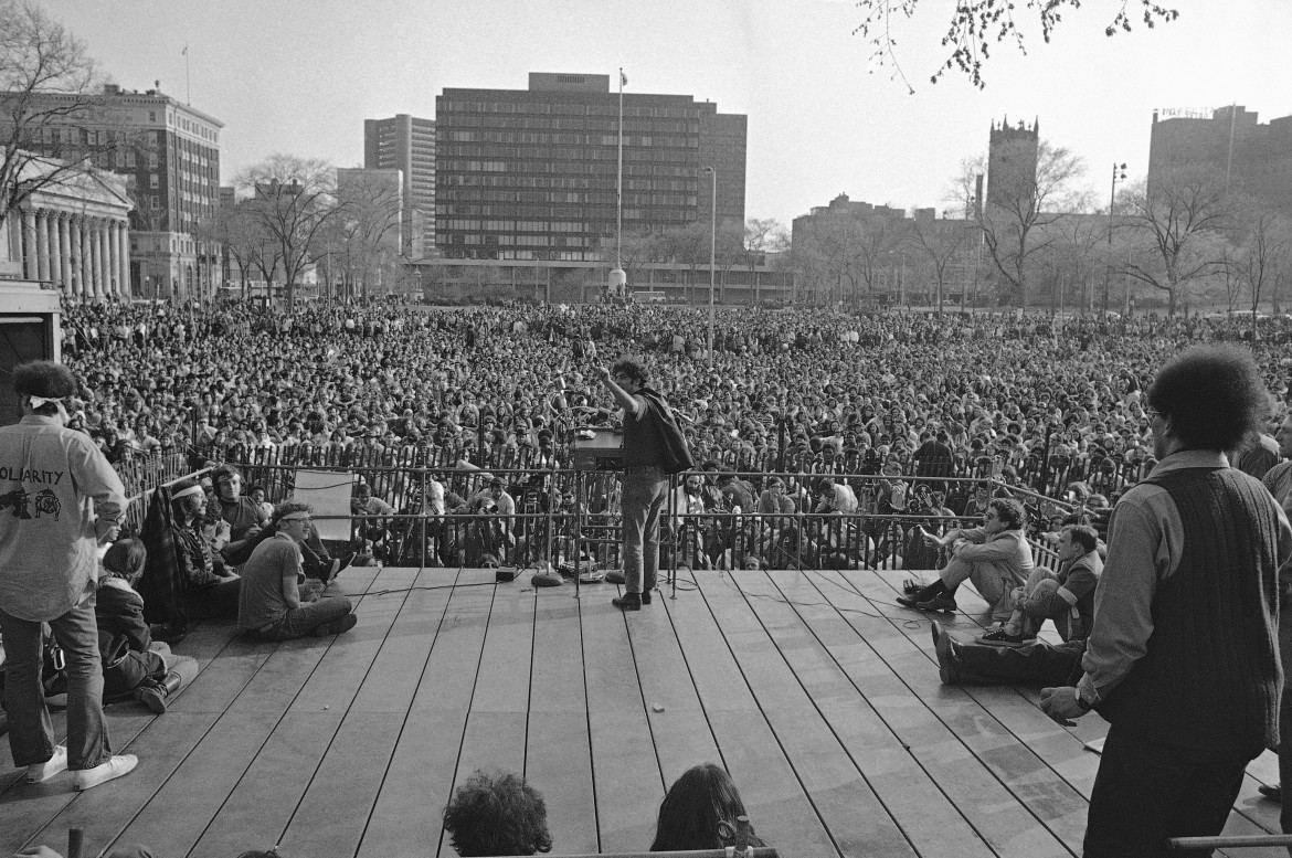 ap7005010363-abbie-hoffman-black-panther-1970-usa