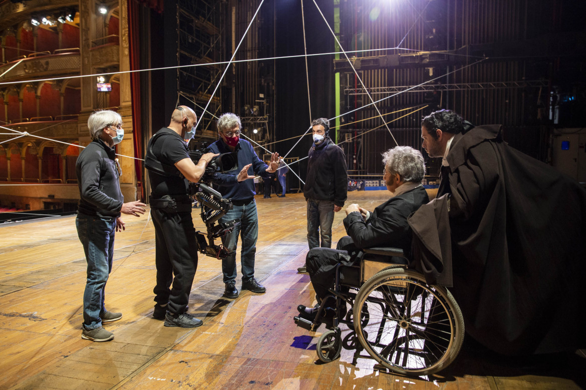 barbiere-di-siviglia-il-regista-mario-martone-con-corbelli-bartolo-ed-esposito-basilio-ph-yasuko-kageyama-opera-di-roma-2020-7062-web