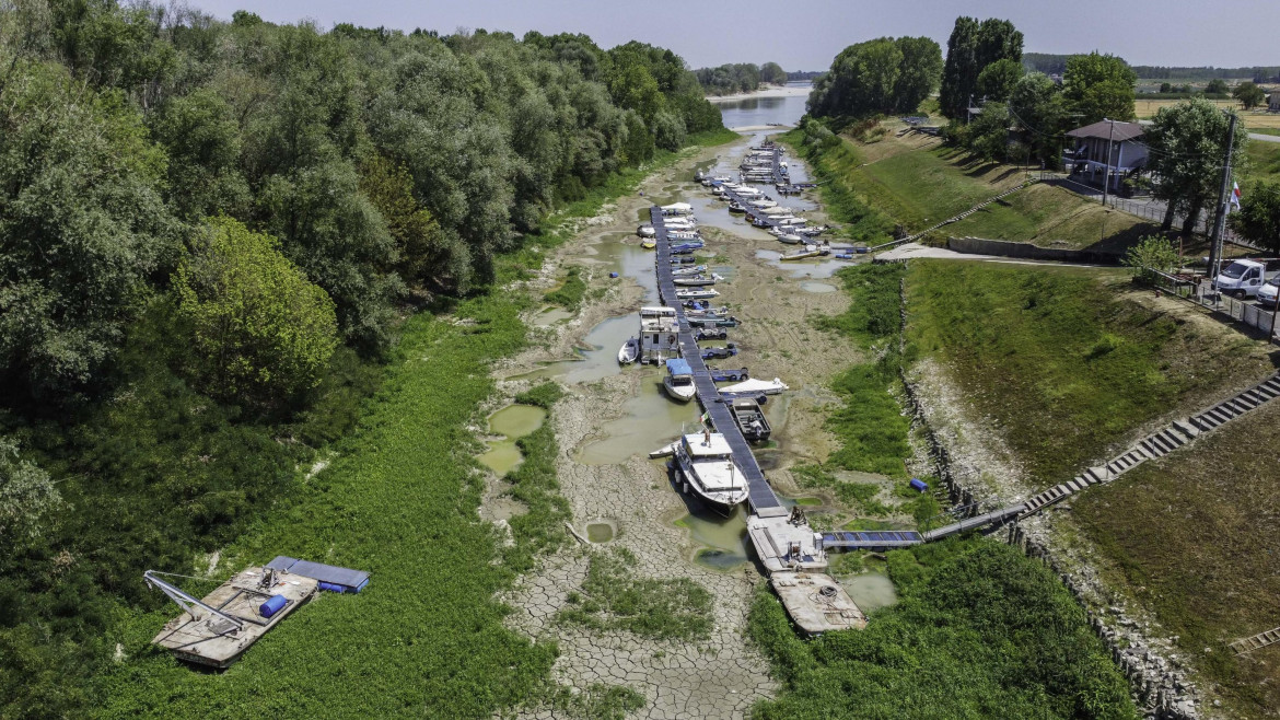 7-po-emergenza-siccita-fiume-po-in-secca-reggio-emilia-ansa