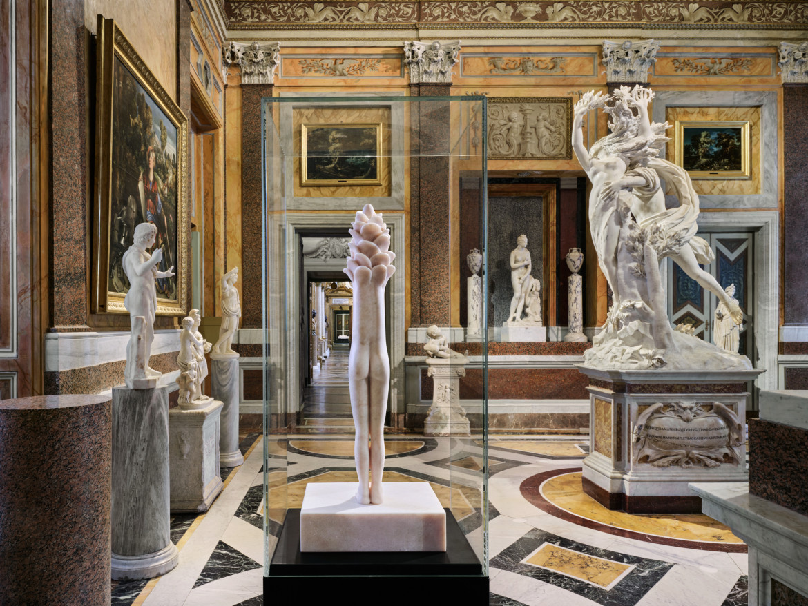 galleria-borghese-louise-bourgeois-installation-view2-topiary-ph-a-osio