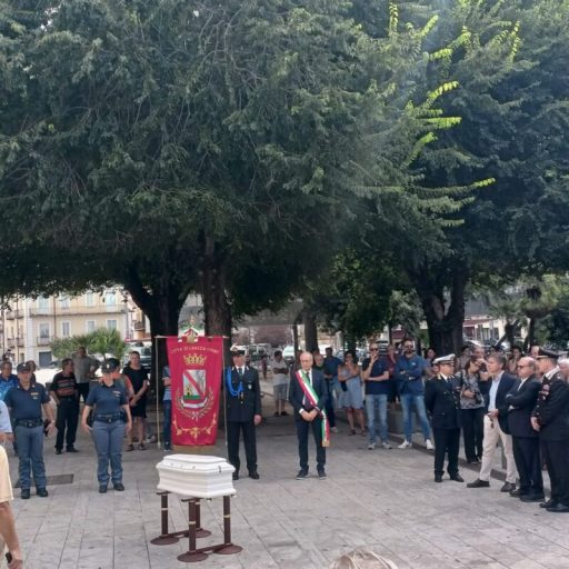 Lamezia Terme: cerimonia per Anàs Zouabi, di soli tre anni, ritrovato sulla spiaggia di Sant’Eufemia