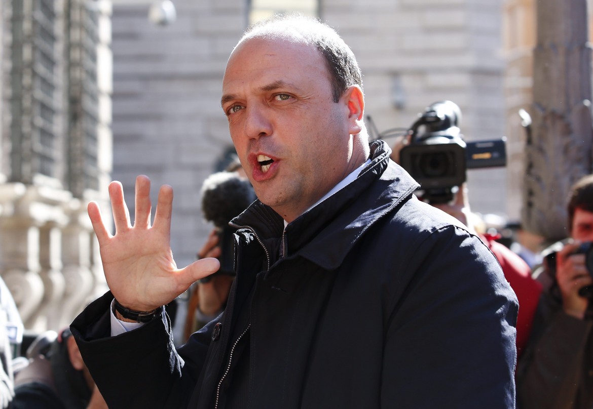 Alfano va a nozze con Casini: «La consulta non decide sulla vita»