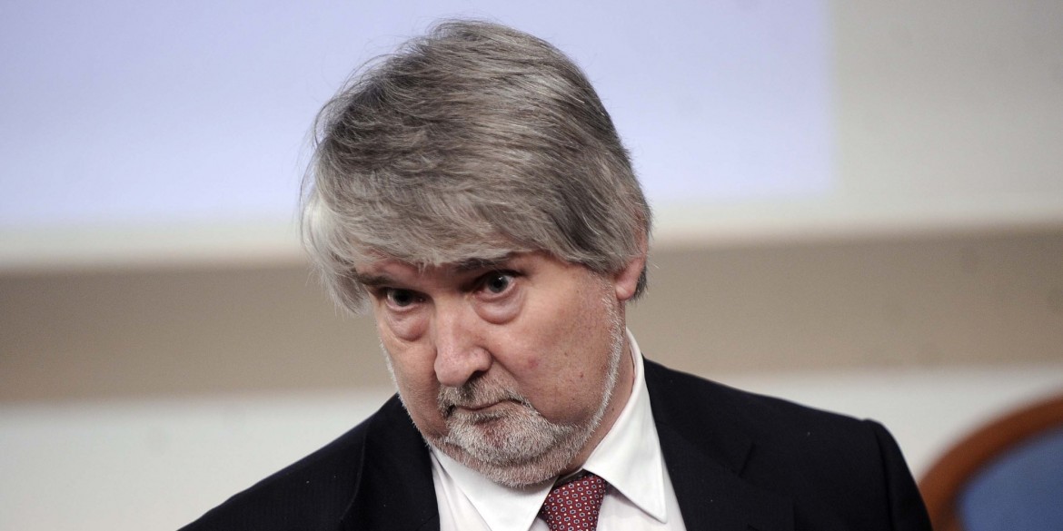 Robocoop Poletti vuole un «Jobs school»: «Ragazzi meno vacanze, più lavoro ai mercati»