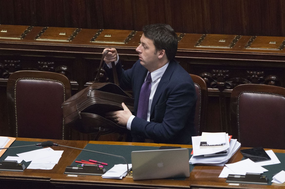 Più che ai gufi Renzi pensi alle bufale