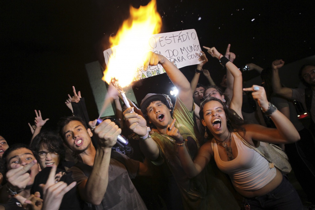 Ora gli studenti sfidano Dilma