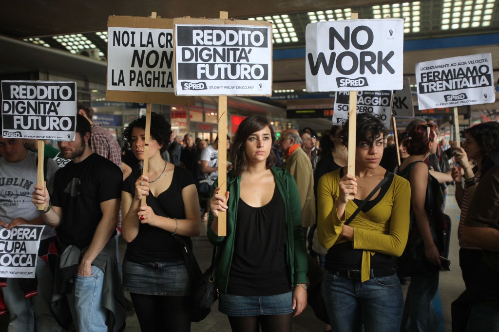 Politiche sociali, sos al governo: “Investire per aiutare l’occupazione e la ripresa”