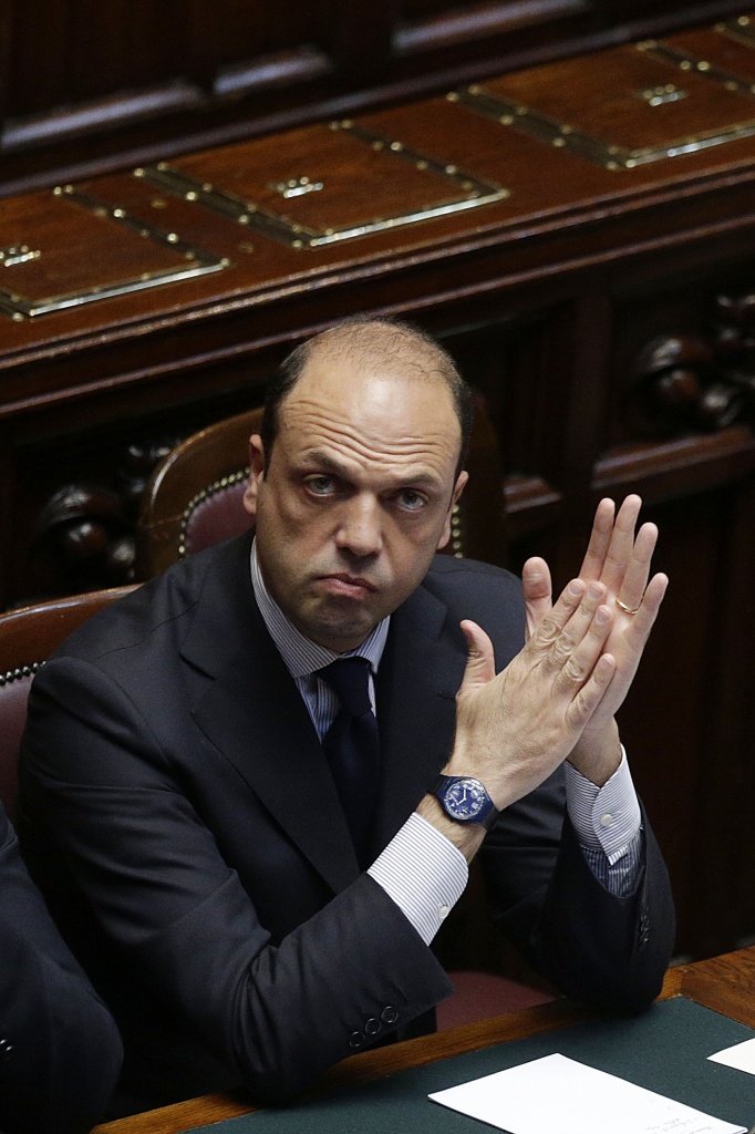 Alfano fa lo gnorri: “Nessuno sapeva”