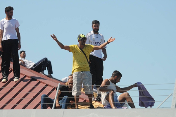 Nuovo sbarco a Portopalo. Rivolta al Cie di Gradisca