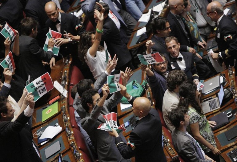 Incredibile, senatori 5Stelle denunciati per l’ostruzionismo