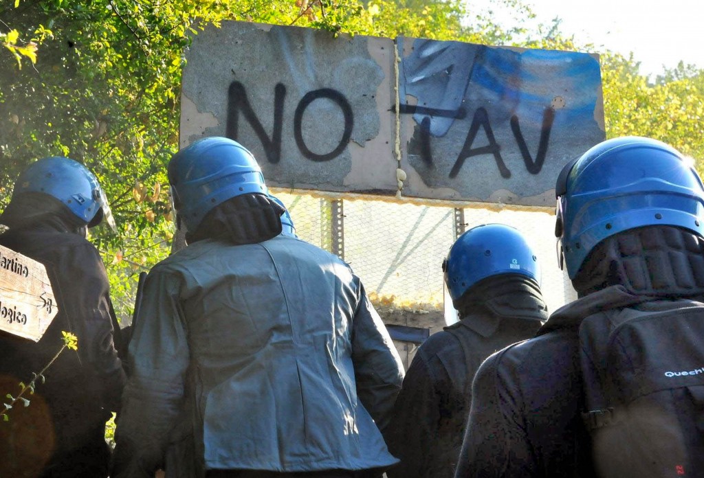 Alfano in visita alle truppe sì Tav