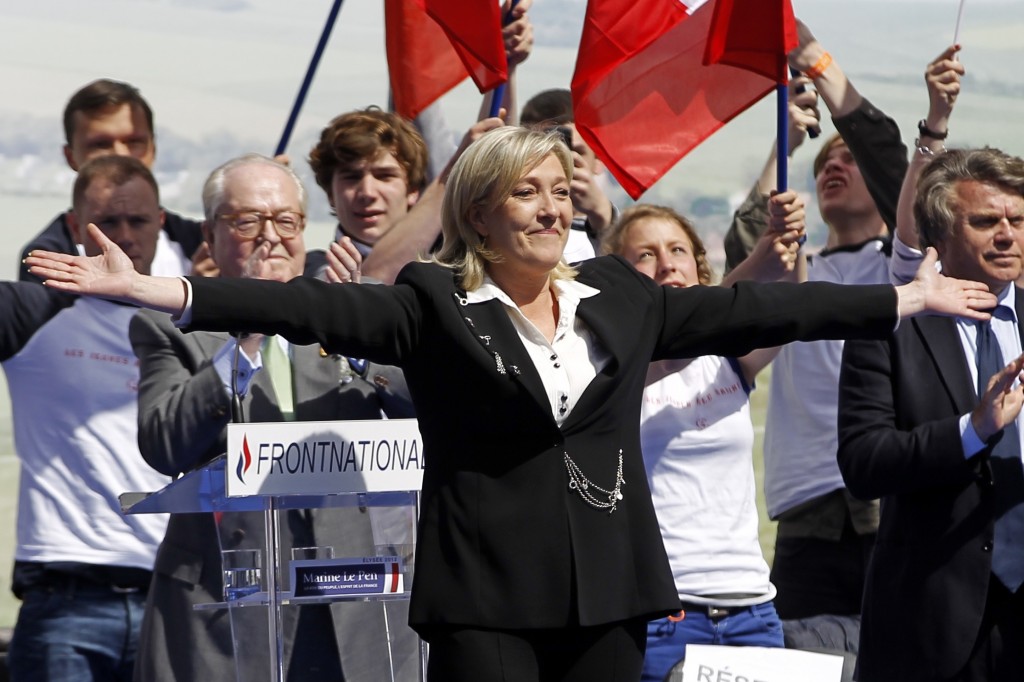 Panico al Quai d’Orsay, Front national in testa