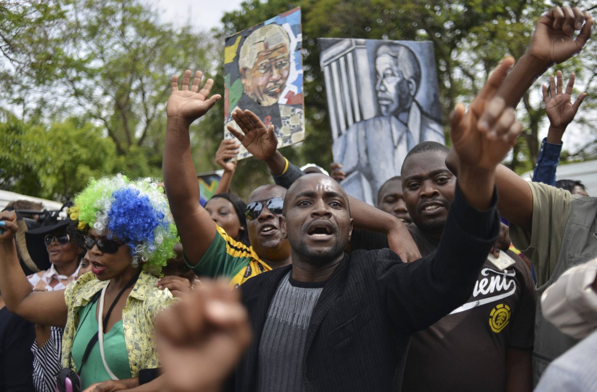 Il Sudafrica canta per Madiba