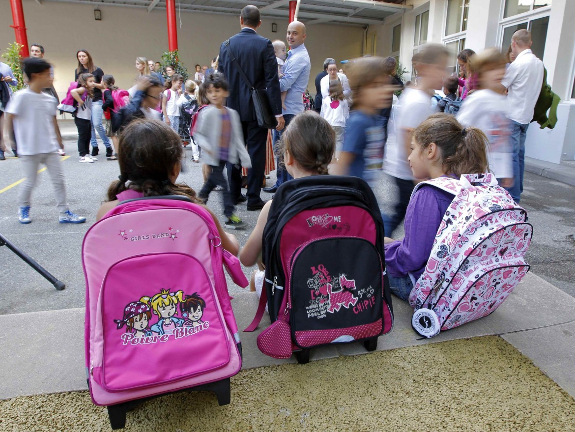 Libri e quaderni, quanto costa tornare a scuola