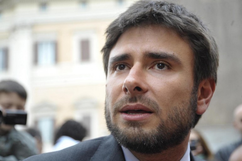 Di Battista (M5S): «Me ne infischio delle sanzioni»