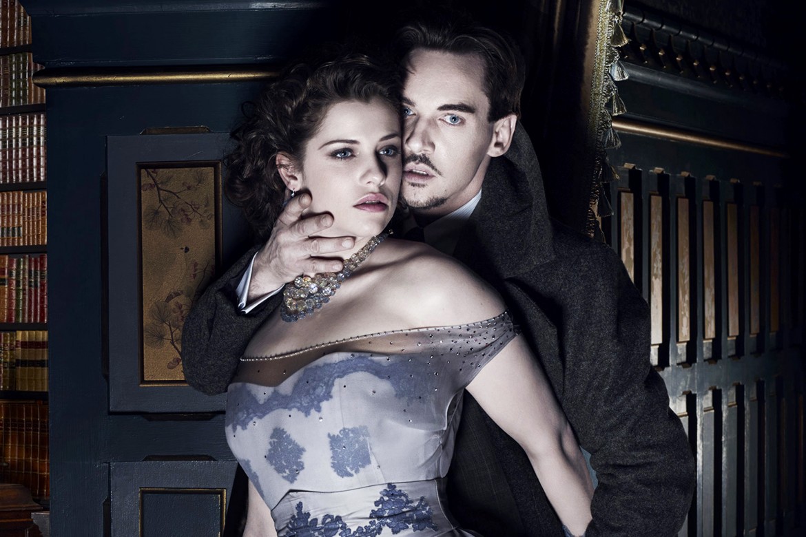 Jonathan Rhys Meyers, sexy Dracula in una serie tv