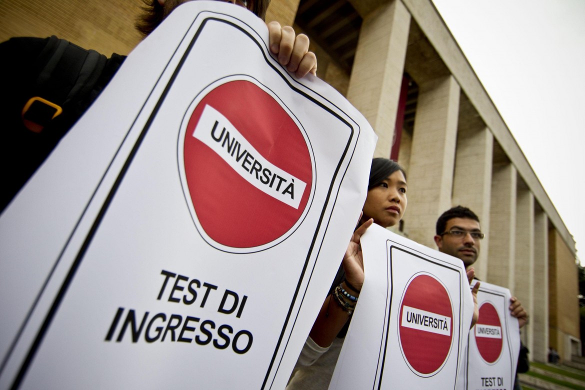 Posti tagliati a medicina, gli studenti annunciano un maxi-ricorso