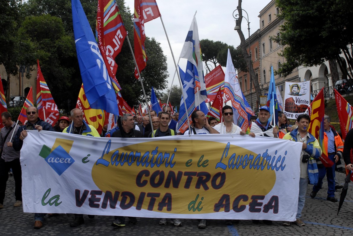 Acea, acqua salata e 400 licenziamenti: il grande affare della gestione integrata