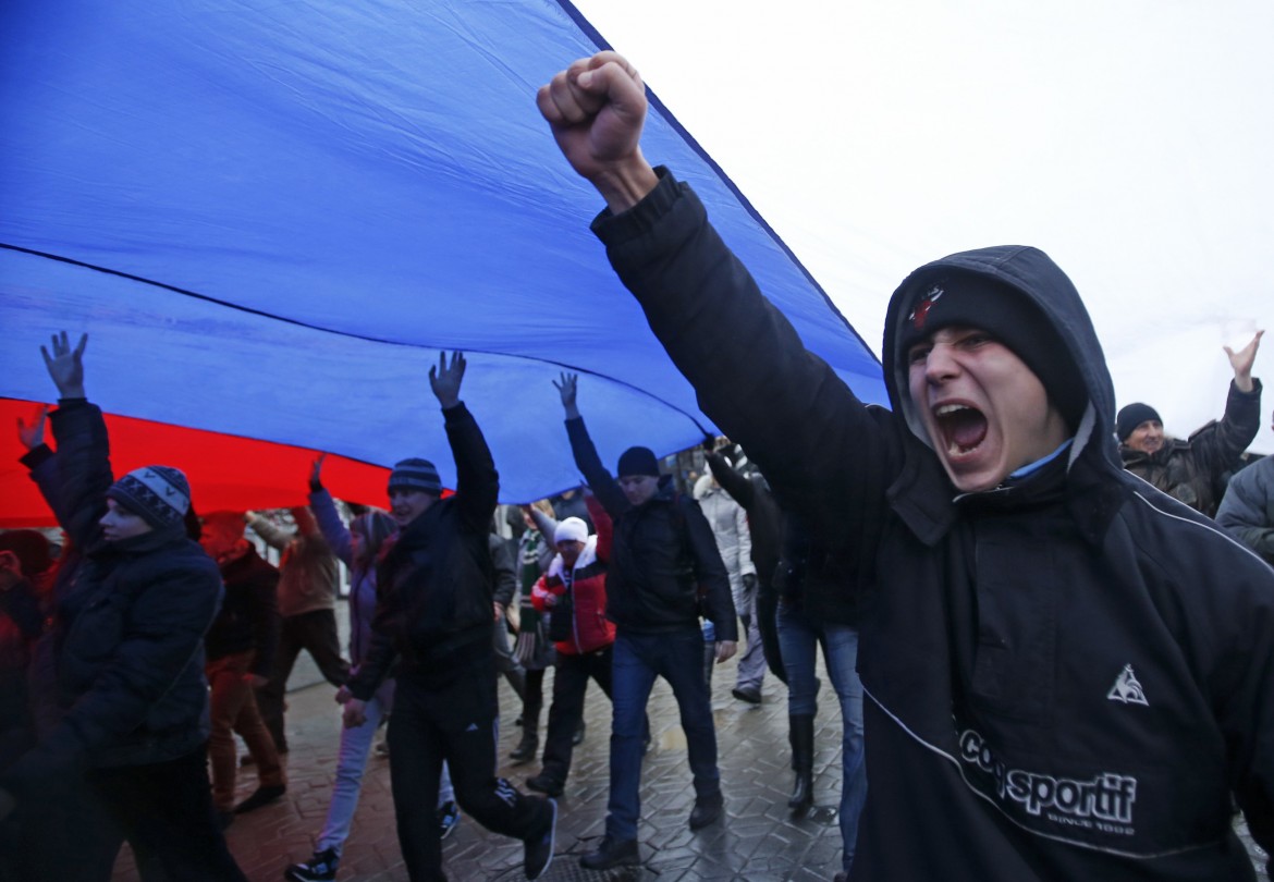 La Crimea: «Ora referendum»