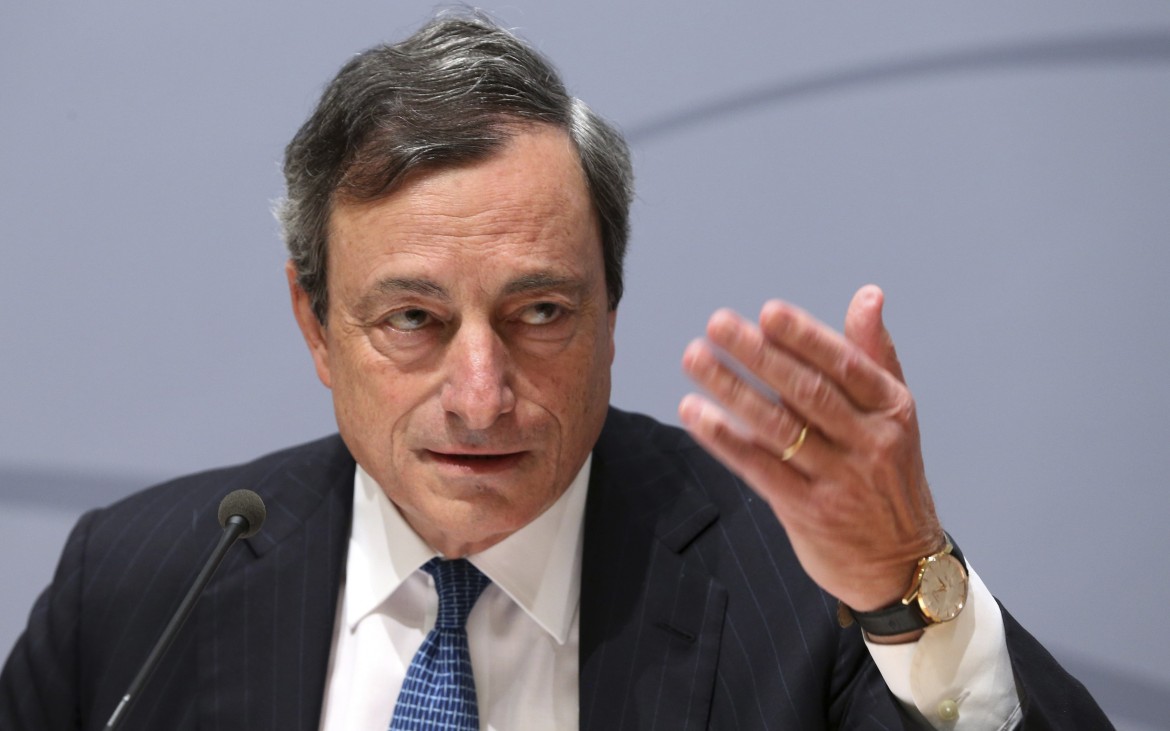 La freccia di Draghi: tassi negativi della Bce per le banche