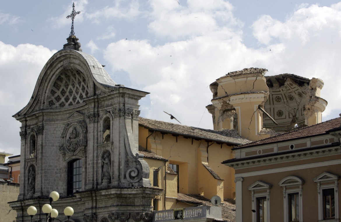 Centro storico in pasto alla cricca