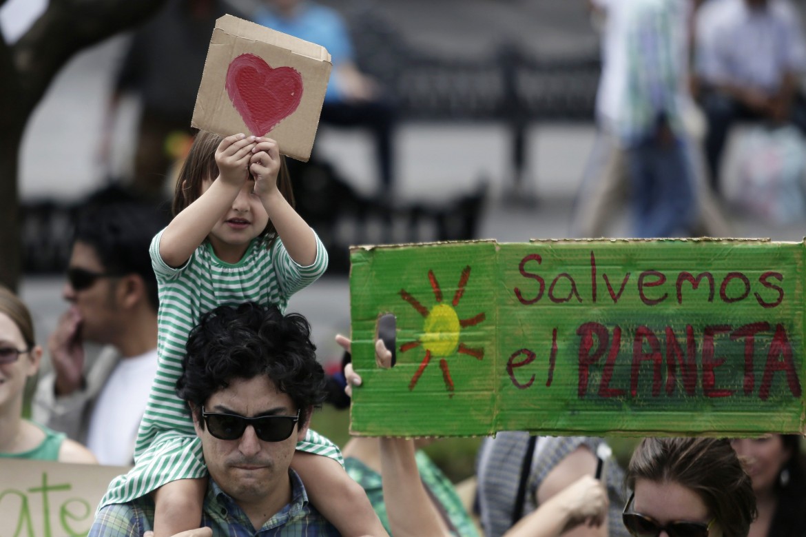 Una dichiarazione dal basso: «Cambiare il sistema, non il clima»