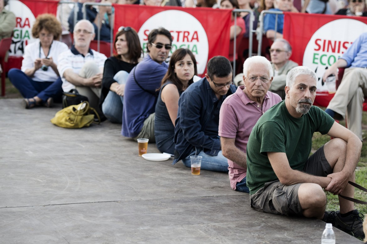 La sinistra manovra in piazza