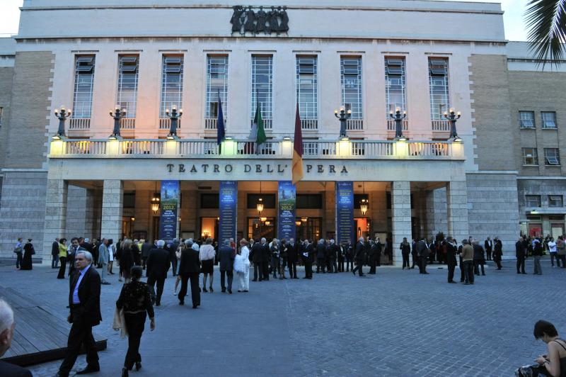 Teatro dell’Opera, i lavoratori pensano anche all’occupazione