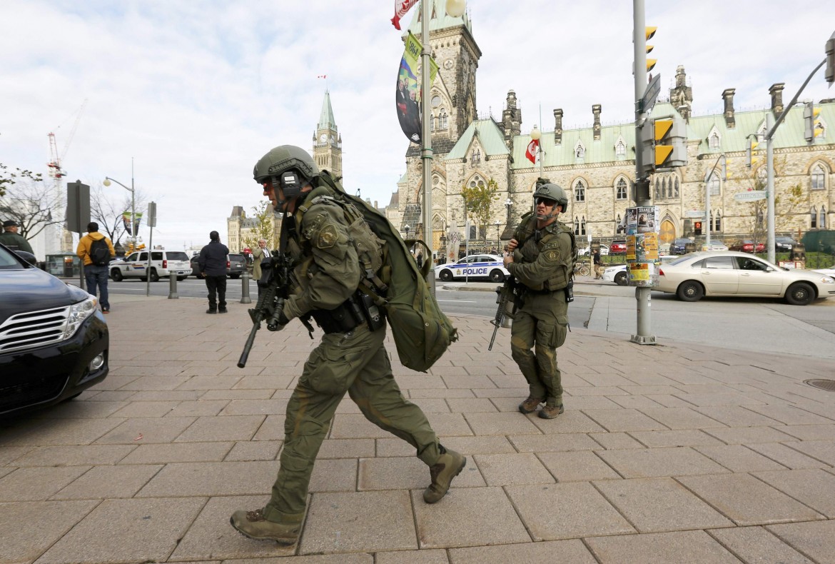 Spari in Parlamento, Canada in allerta