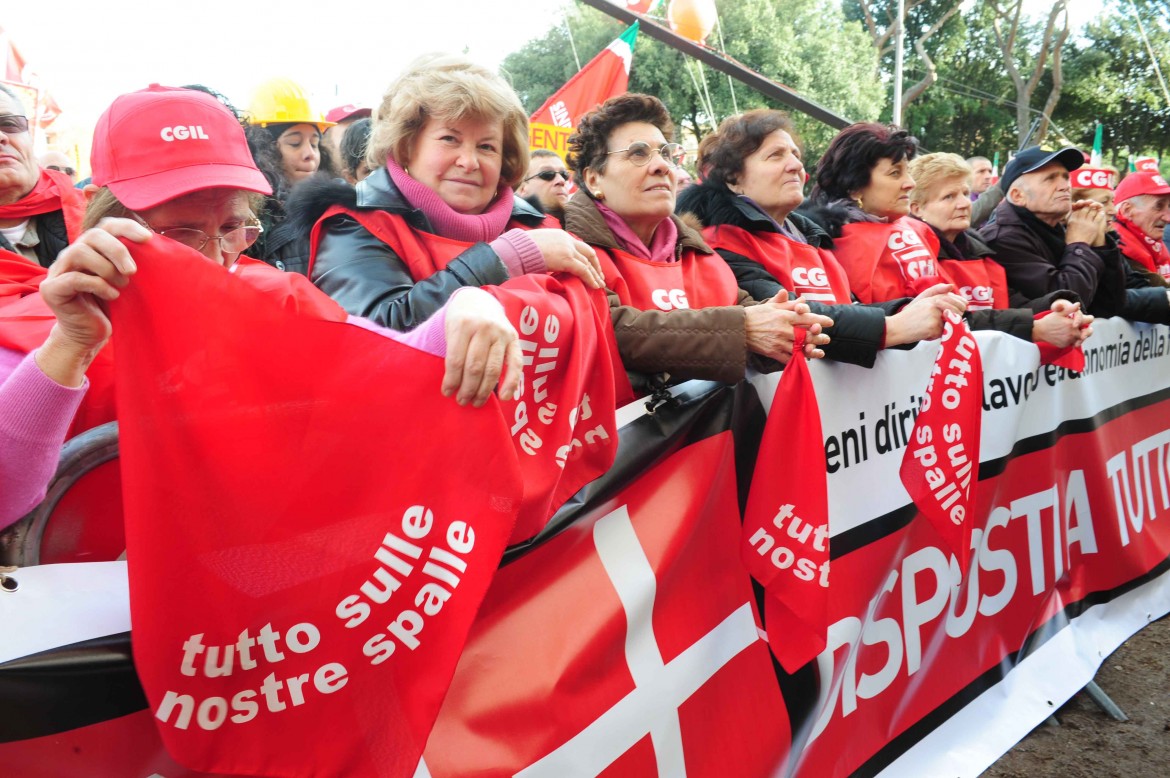 La prima piazza contro la manovra è dello Spi Cgil